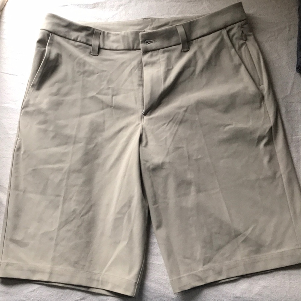 Lululemon Men’s Commission Shorts - Size 32
